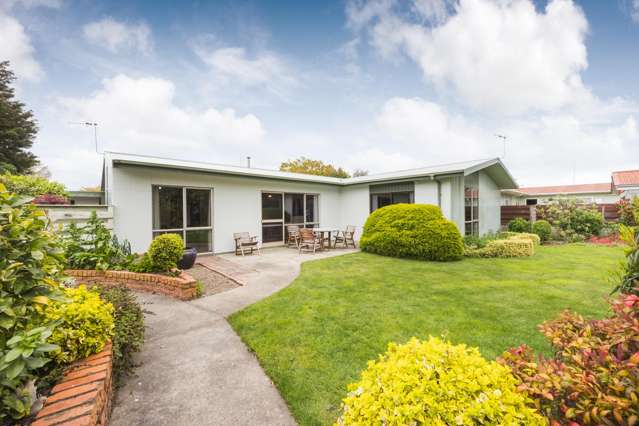Cherished for 40 Years, Established Family Living!