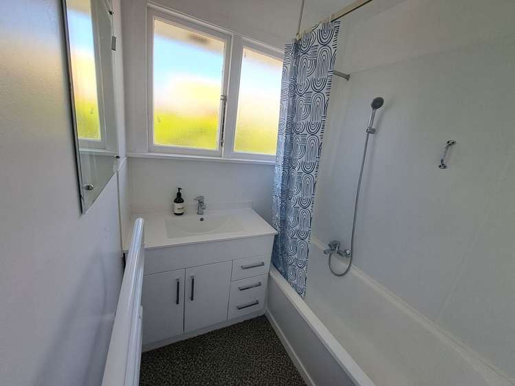 16 Hurunui Street Cracroft_10