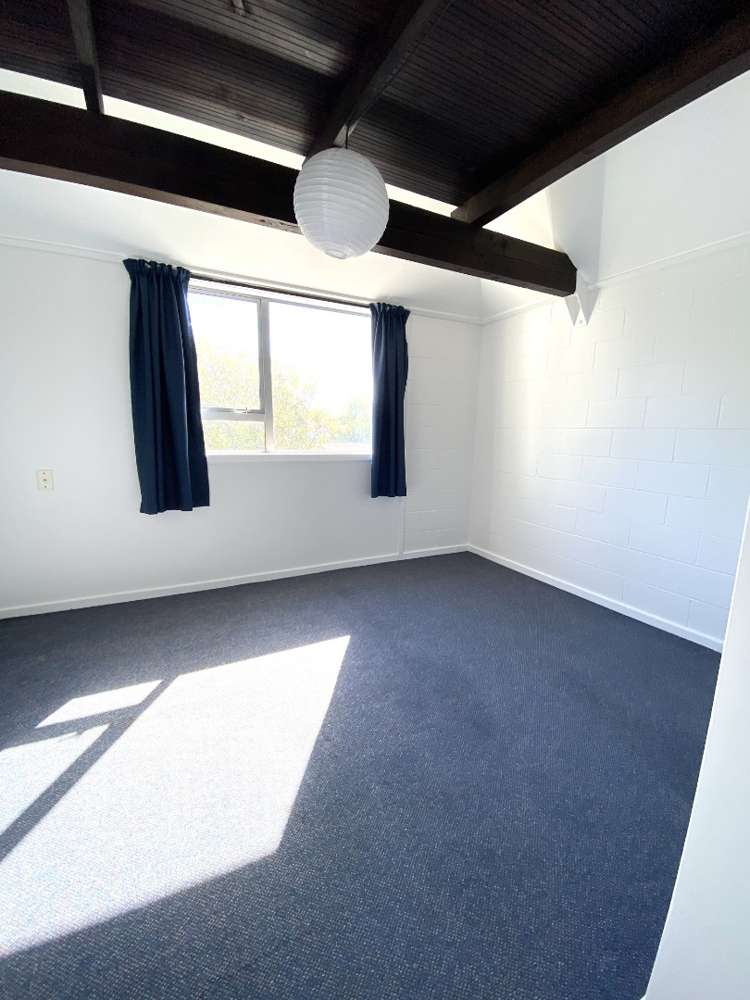 126 Akaroa Drive Maupuia_11