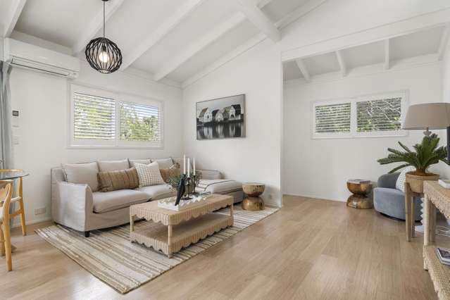 Freestanding, Spacious & Ready to be Loved