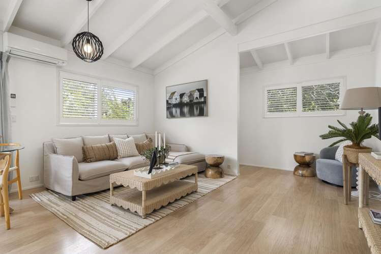 2/42 Fairlands Avenue_0