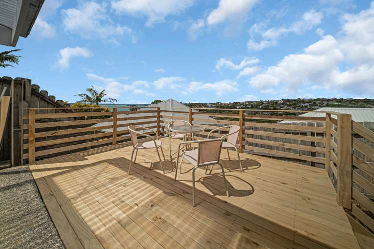 9 Colmar Road Mellons Bay_14