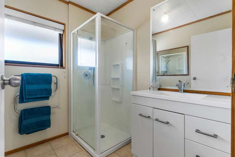 10 Langton Road Stanmore Bay_13