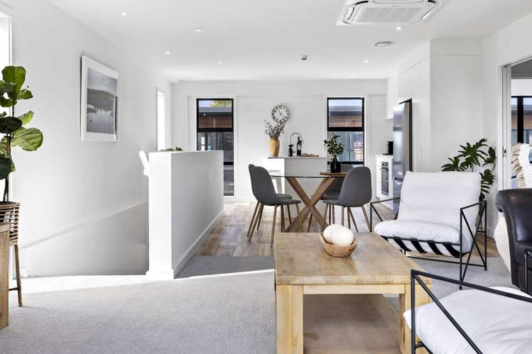 2/15 and 12/15 Keehan Drive Hilltop_4