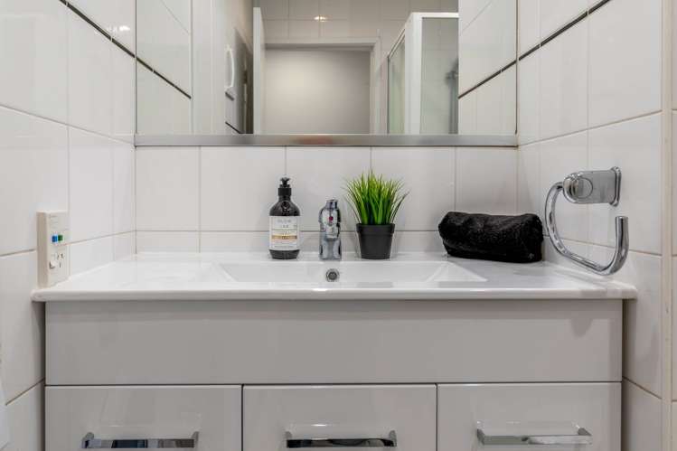 3D/105 Anzac Avenue City Centre_13
