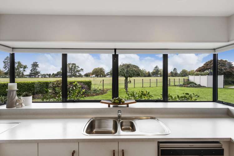 12 Cowley Drive Leamington_5