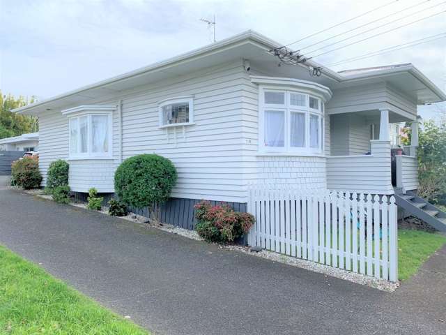 Renovated character bungalow in sunny quiet location