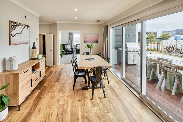 107 Queen Charlotte Drive Aotea_5