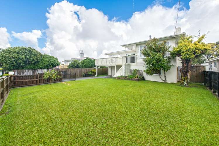 93 Tiroroa Avenue Te Atatu South_16