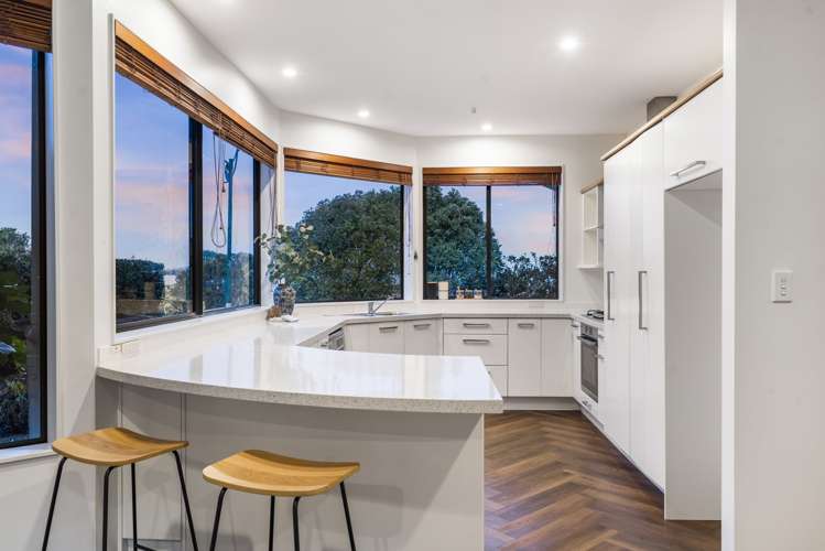 14 Danica Esplanade Te Atatu Peninsula_16