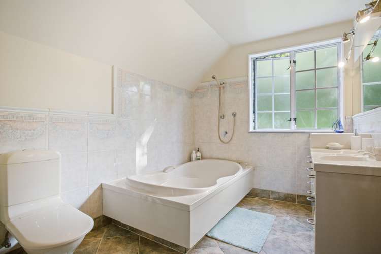 31 Laingfield Terrace Laingholm_16