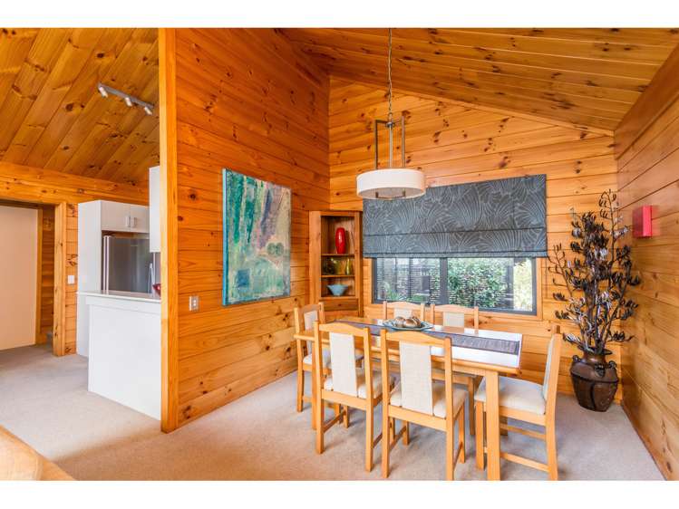 34 Derwent Crescent Titirangi_5