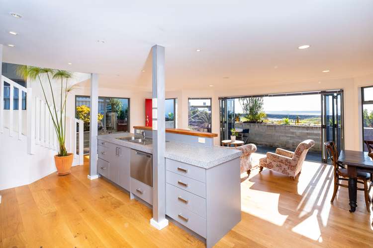 2 North Terrace Westshore_11