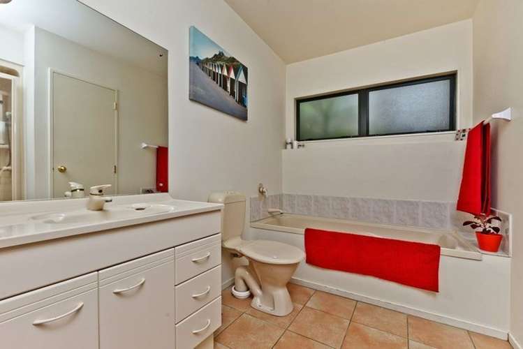 2/14 Greenridge Court Glenfield_10