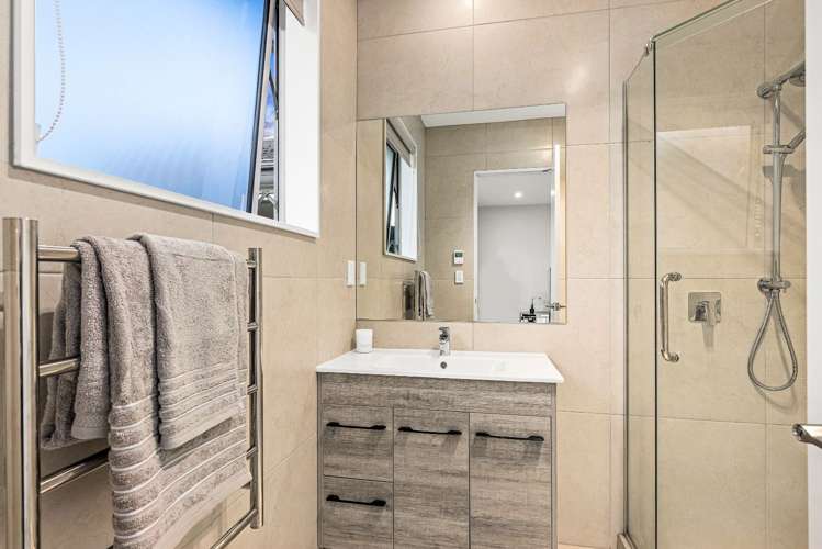 4 Te Roera Place Riverhead_12