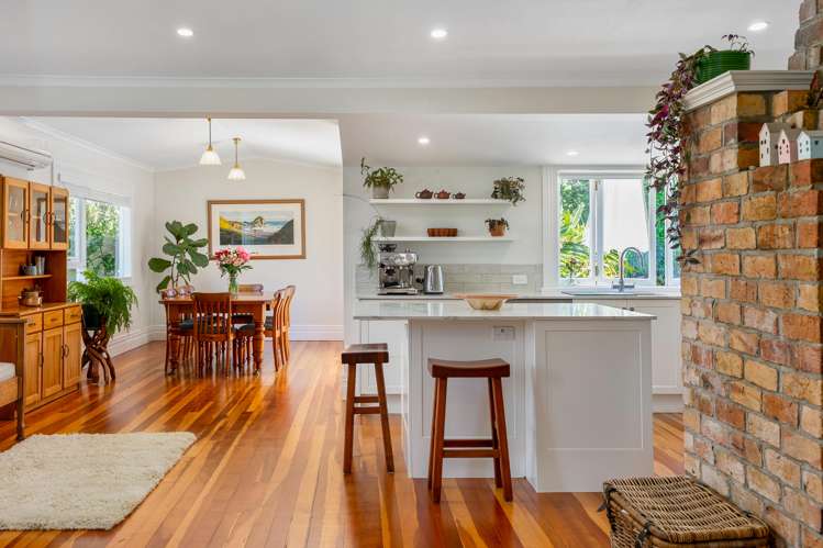 707 & 707B New North Road Mount Albert_11