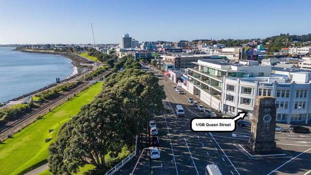 Enticing & Graceful Foreshore Apartment