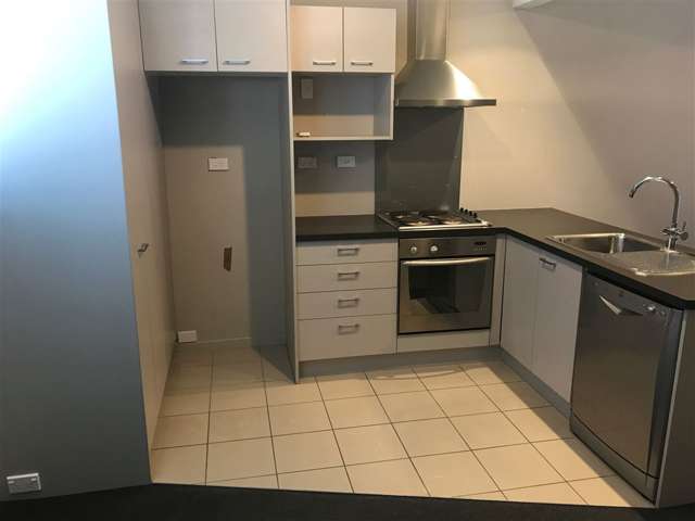 8/28 Southampton Street Sydenham_1