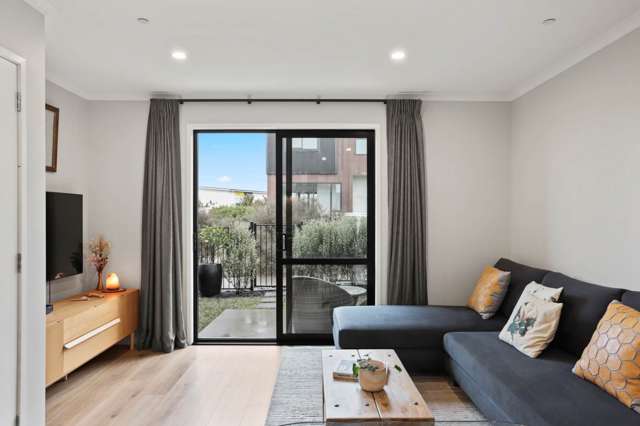 Stylish & Spacious Living on Honowai!