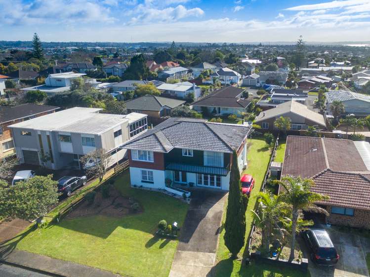 12 Taitua Drive Te Atatu South_18