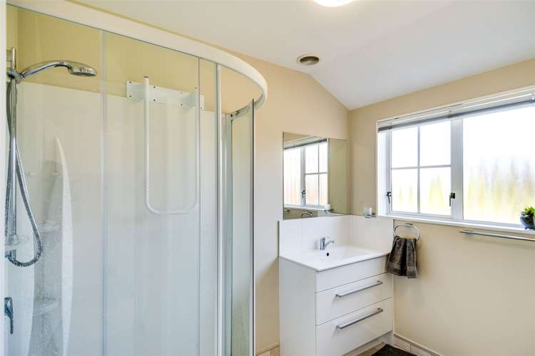 4a Spriggs Crescent Greenmeadows_10