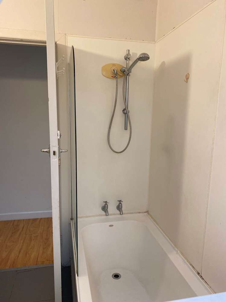 13a Reid Road New Lynn_8