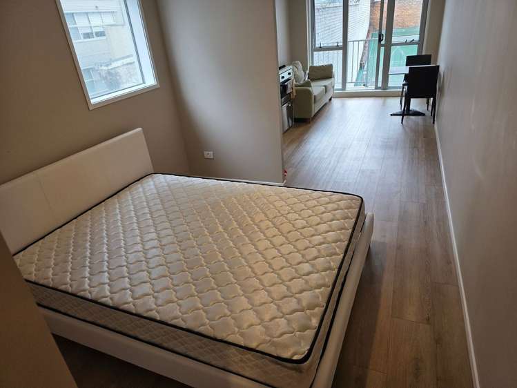 5F/8 Bankside Street_0