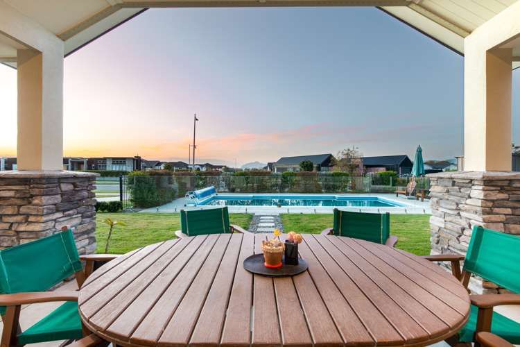 13 Alan Livingston Drive Cambridge_18