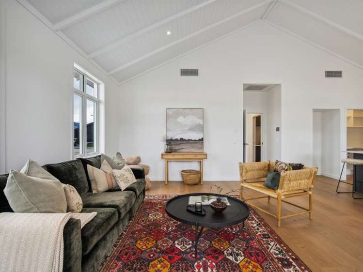 105 Burdon Loop Lake Hawea_4