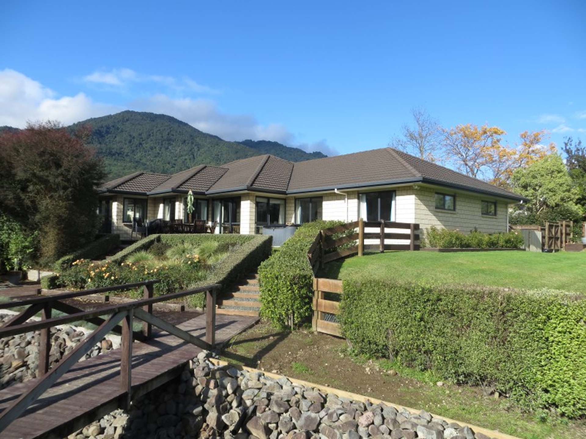 1 Oaks Place Te Aroha_0