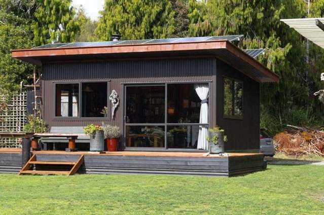 Builder’s off-grid escape: ‘Enough of the banks, enough of the insurance’