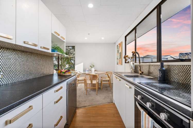 2/11 Cyril Crescent West Harbour_4