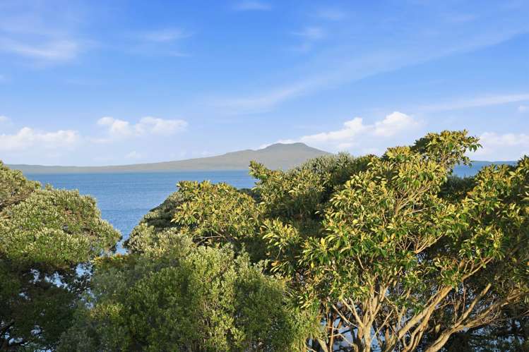 1 Churchill Road Murrays Bay_5