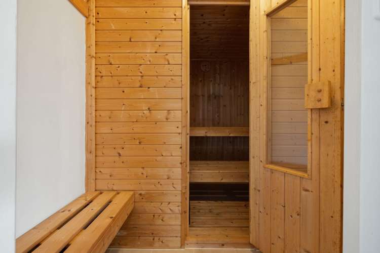 150 Lake Crescent Hamilton Lake_23