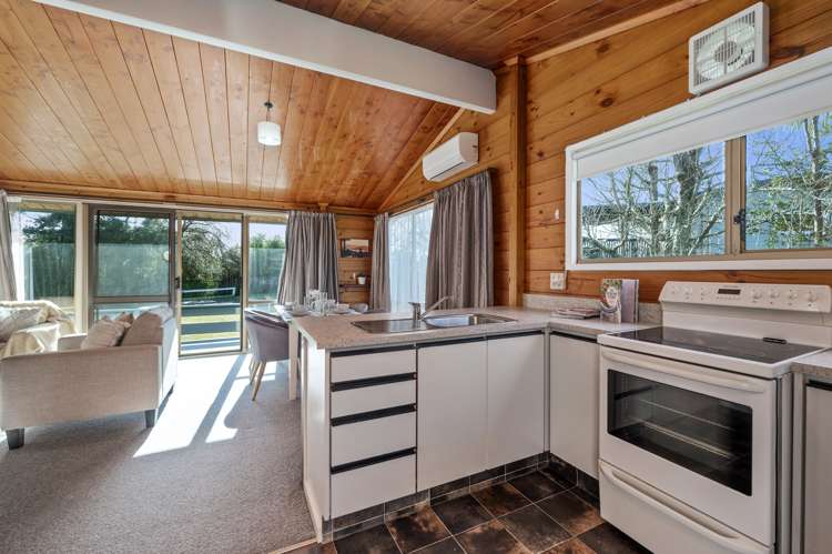 2 Cooper Avenue Holdens Bay_7