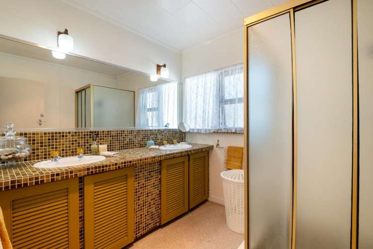 55 Blakeborough Drive Forrest Hill_19