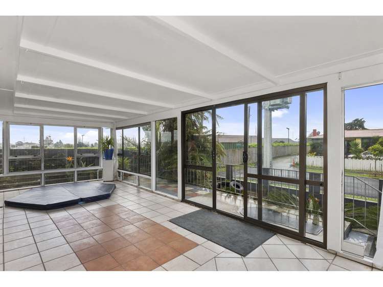 22 Wroughton Crescent Otara_11