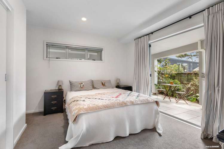 6 Frenz Drive Titirangi_5