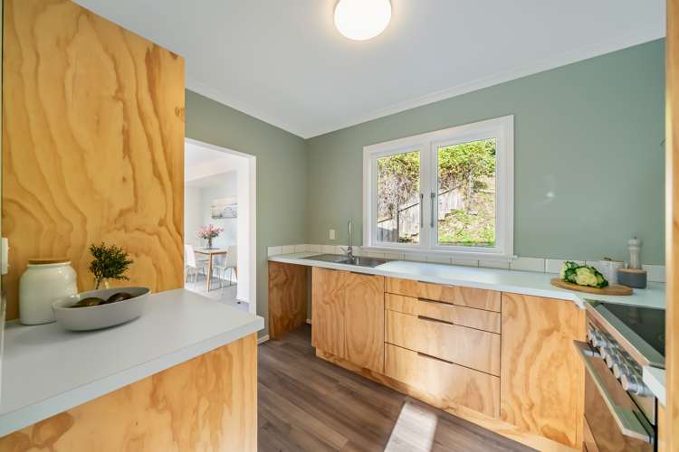 22 Miromiro Road Normandale_12