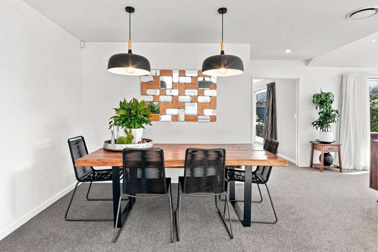 11 Glastonbury Drive Burwood_11