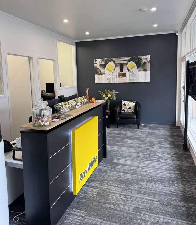 Unit B/358 Beach Road Mairangi Bay_4