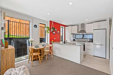 4/42 View Road_3