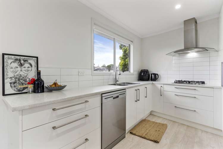 98 Thompson Terrace Wattle Downs_5