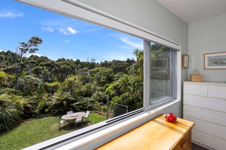 296 Piha Road Piha_57