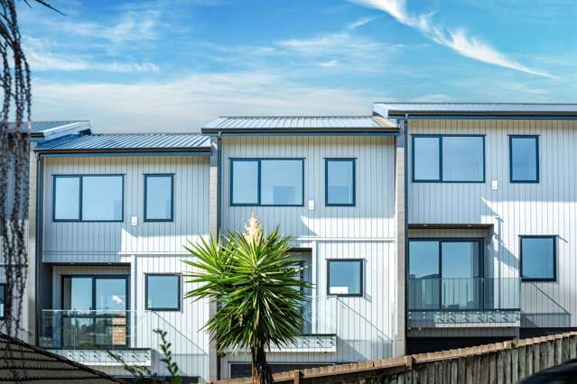 Move-In Ready! Smart & Stylish!