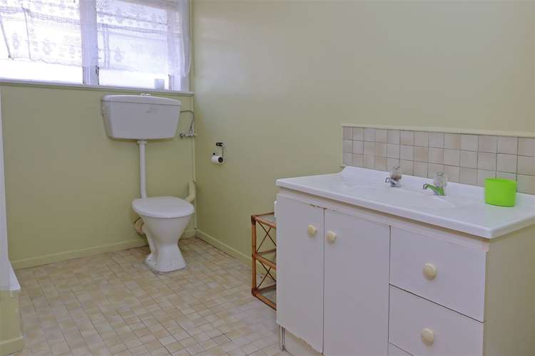 4247 Great North Road Glendene_23