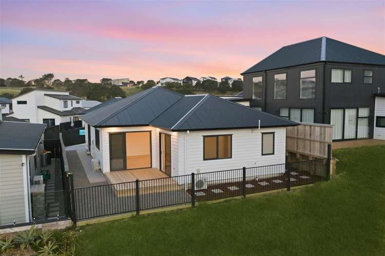 50 Whakairo Crescent Gulf Harbour_12