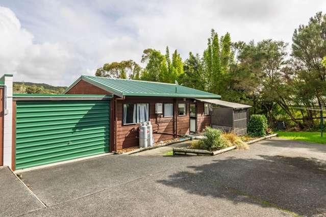 Low Maintenance, Great Location - Easy Living!