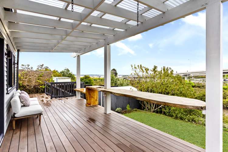 35 Waterbank Crescent Waterview_16