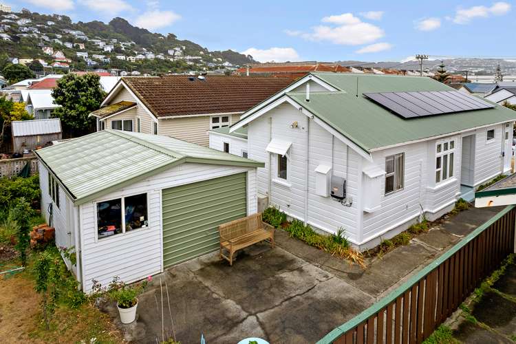70 Endeavour Street Lyall Bay_14